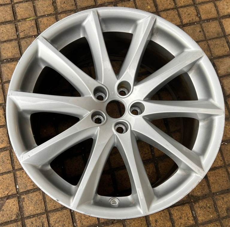 JAGUAR XJ 1X 19'' GENUINE ALEUTIAN SILVER USED REAR ALLOY WHEEL C2D4500 S816U
