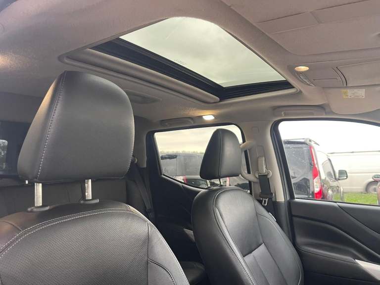 NISSAN NAVARA 2.3 dCi Off-Roader AT32 2019