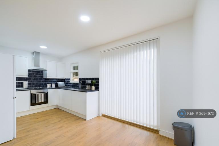 4 bedroom house in Moseley Road, Levenshulme, Manchester, M19 (4 bed) (#2694972)