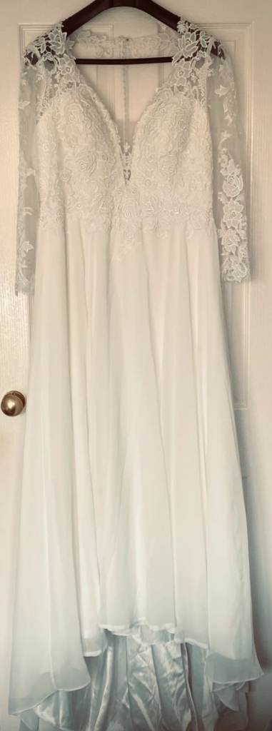 Beautiful Wedding Dress size 16/18