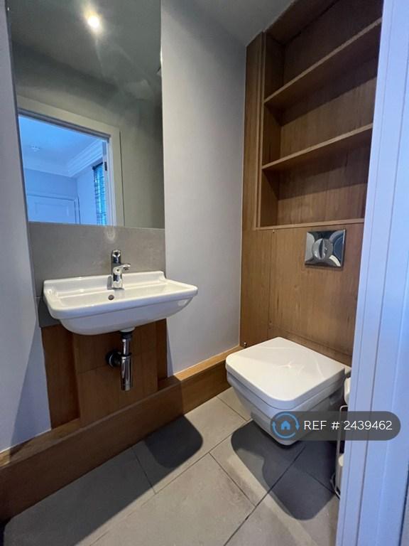 1 bedroom in Roman Way, London, N7 (#2439462)