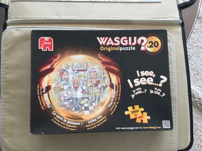1000 piece Wasgij puzzle. Fishy business No 20