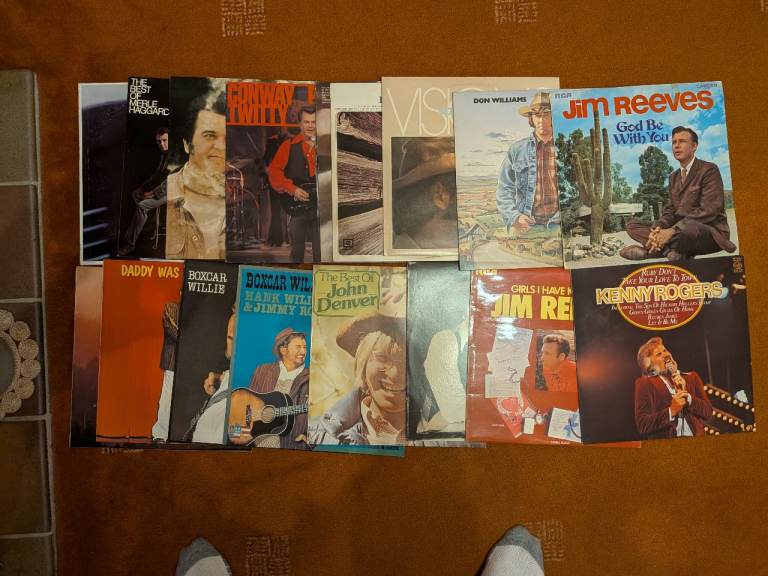 Country Greats Vinyl Record Collection - 17 Albums including Jim Reeves, Kenny Rogers, John Denver
