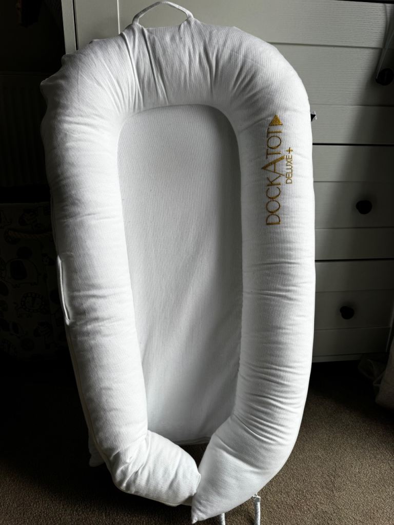 DockATot Deluxe+ Baby Pod – White, Good Condition