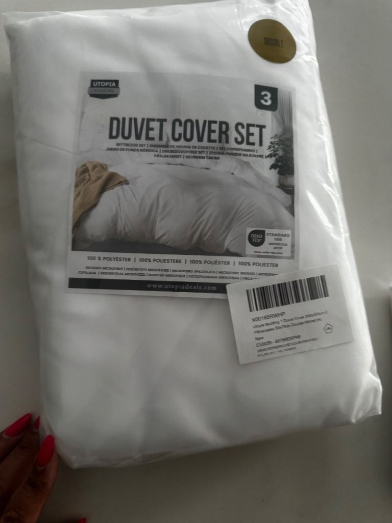 White Double Bed Quilt and Pillows 