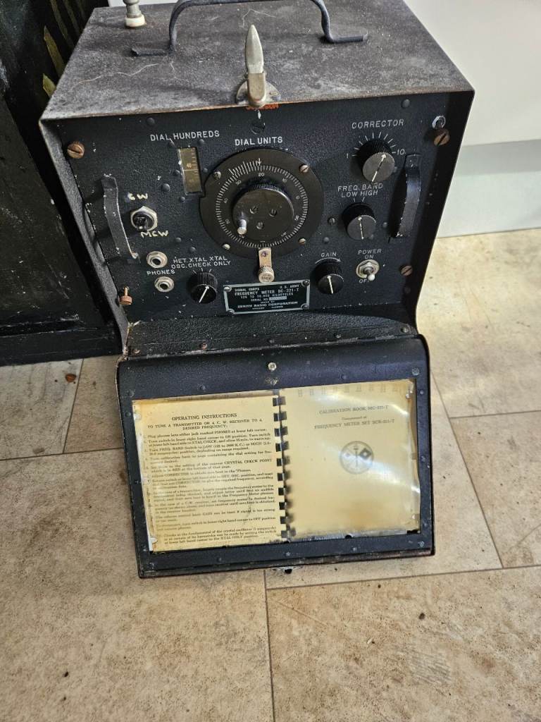 Vintage USA Army signal box 