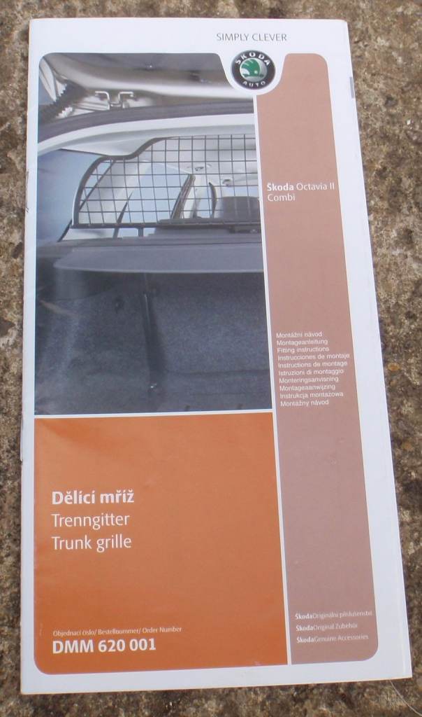 Skoda OEM Dog Guard for an Octavia Mk 2 Estate