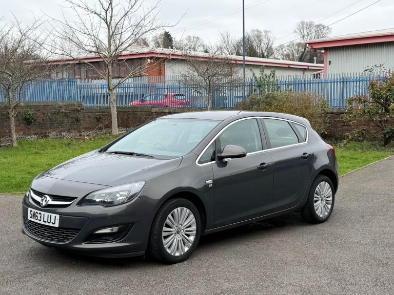 VAUXHALL ASTRA 1.4i 16v Exctive