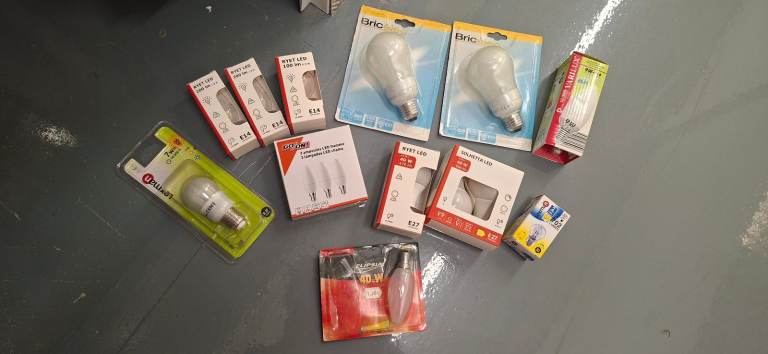 Various Unused Light Bulbs – E14, E27, LED