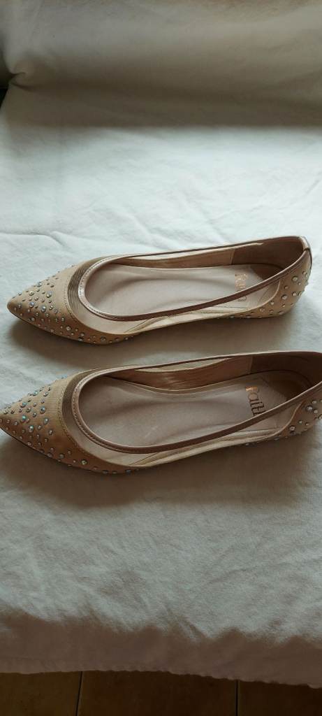 Nude Studded Pointed Flats – Size 6, Good Condition