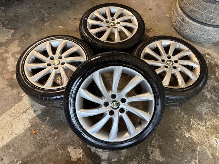 GENUINE OEM ALFA GIULETTA 17” 5x110 ALLOY WHEELS + TYRES