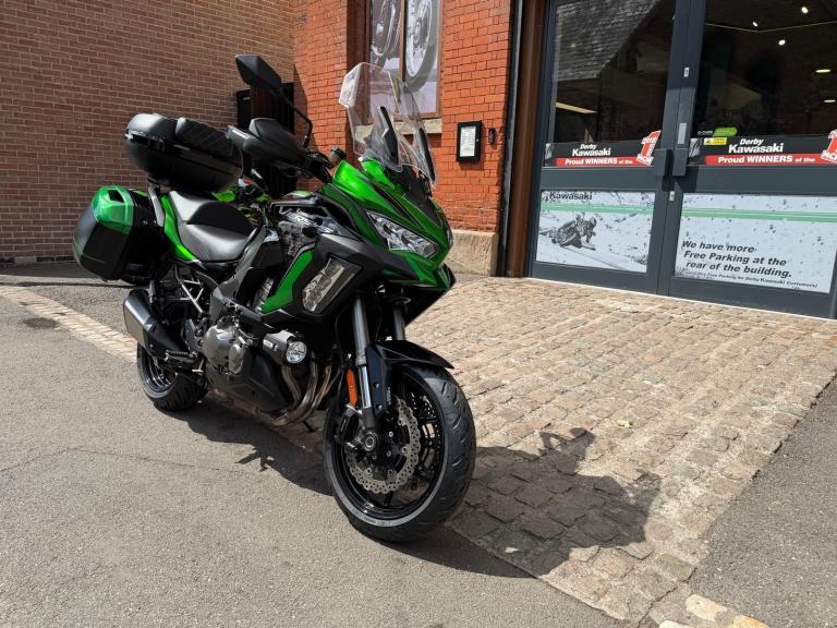 2022 Kawasaki Versys 1000 SE Grand Tourer motorcycle in Green