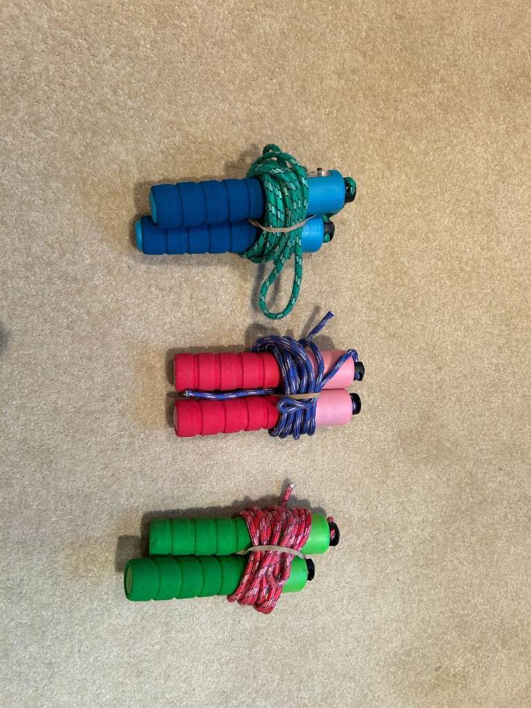 3 Children's skipping ropes