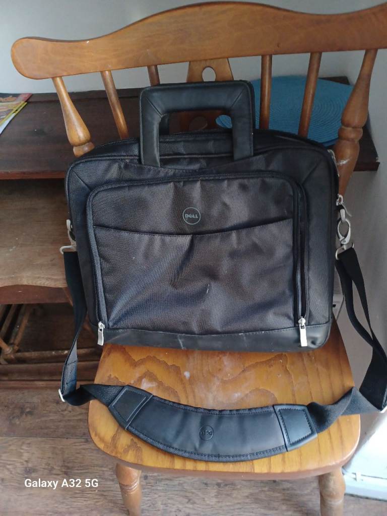 Dell Black Laptop Bag with Shoulder Strap – Good Condition
