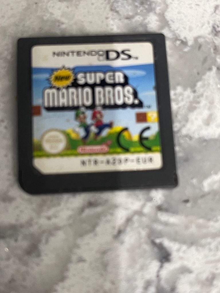 New Super Mario Bros Nintendo DS - game cart  New Super Mario Bros