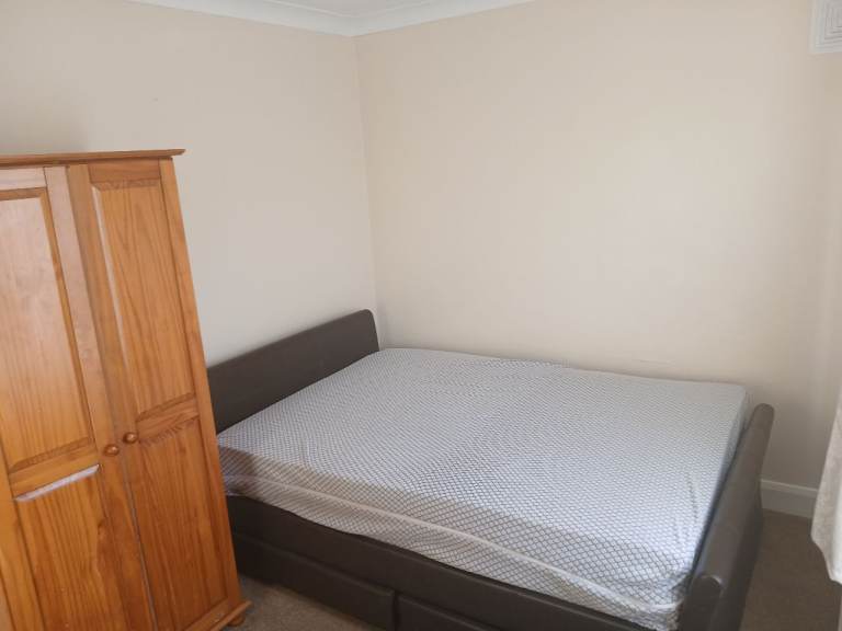 Double room with Wifi and inclusive bills 