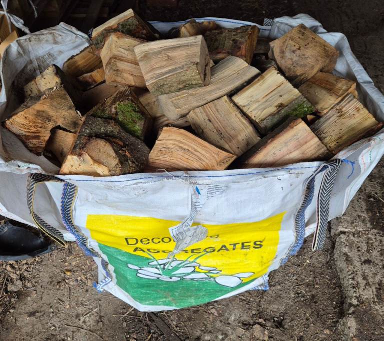 Seasoned Hardwood Logs Firewood 