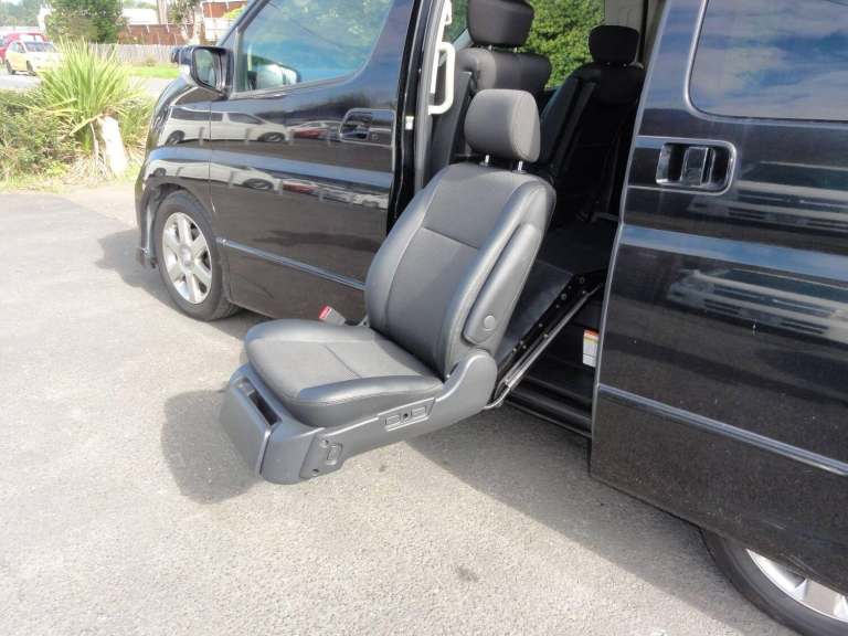 Nissan Elgrand WELCAB 4WD HIGHWAY STAR Petrol Automatic