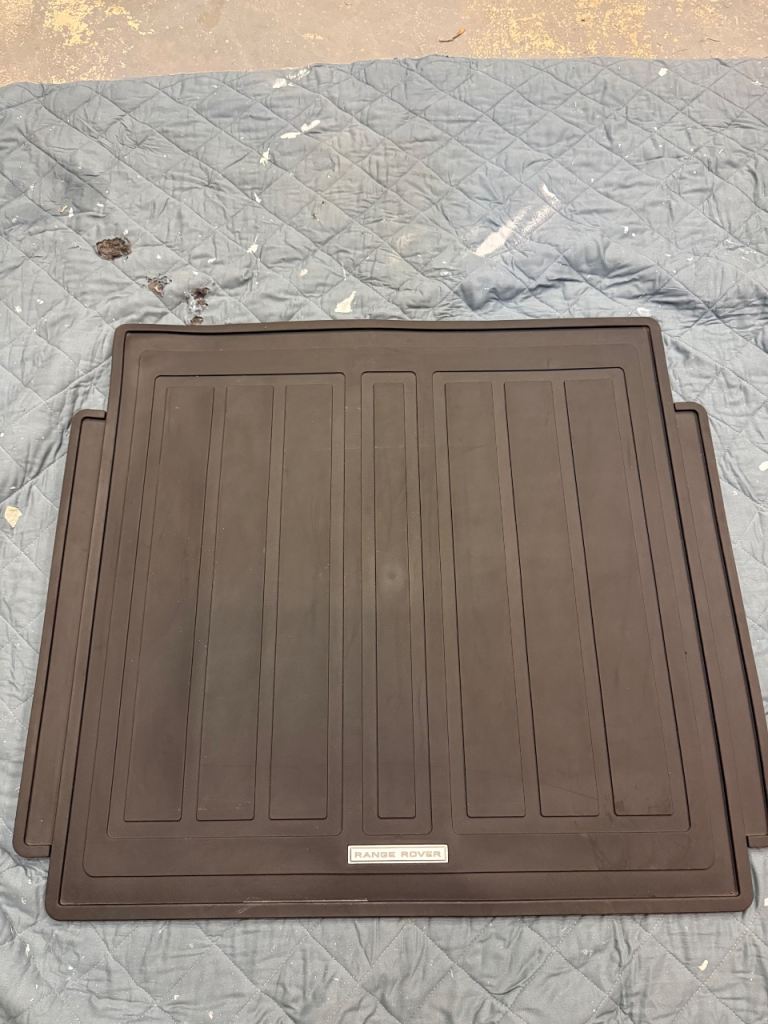 Range Rover sport rubber boot mat 