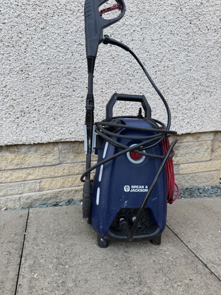 Pressure washer 