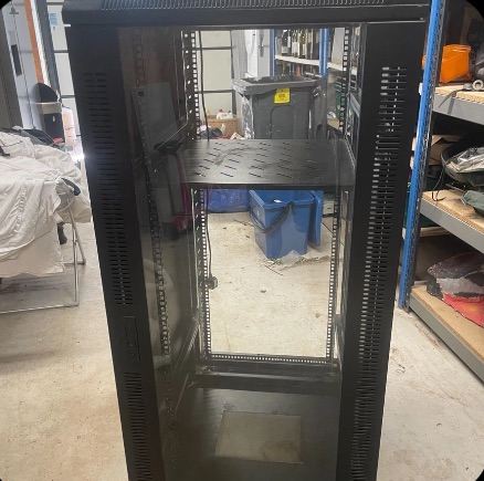 27u / 19 inch Server Rack