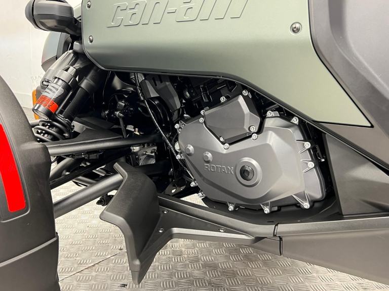 2025 Can-Am Canyon Redrock Semi Automatic Trike with 800 Miles 