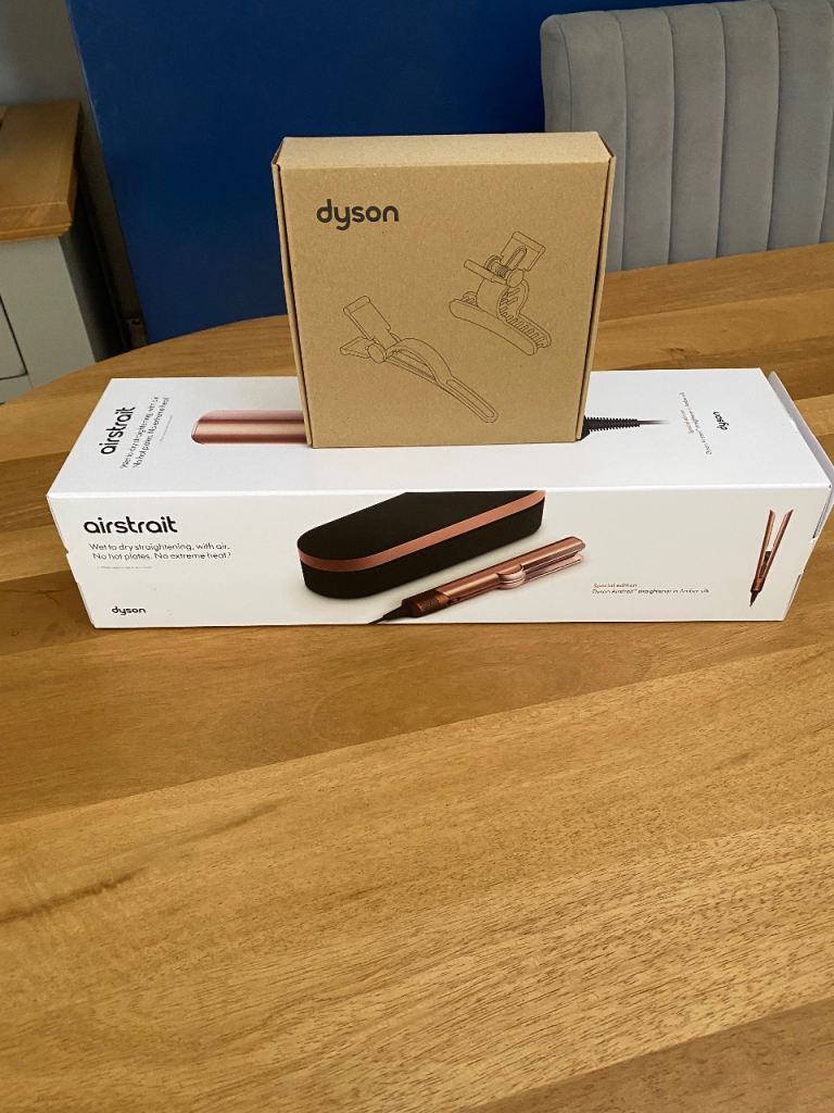Dyson airstrait 