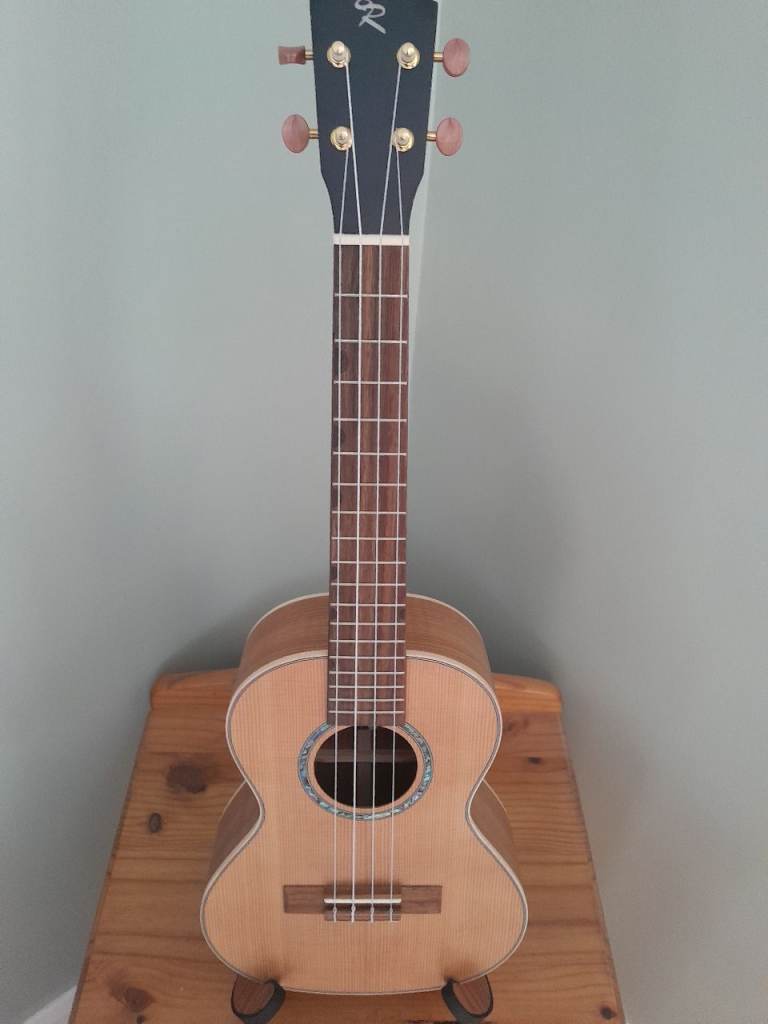 BATON ROUGE:Tenor Ukulele 
