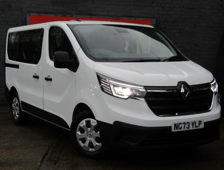 2024 Renault Trafic SL28 ENERGY dCi 145 Business 9 Seater Minibus Diesel Manual