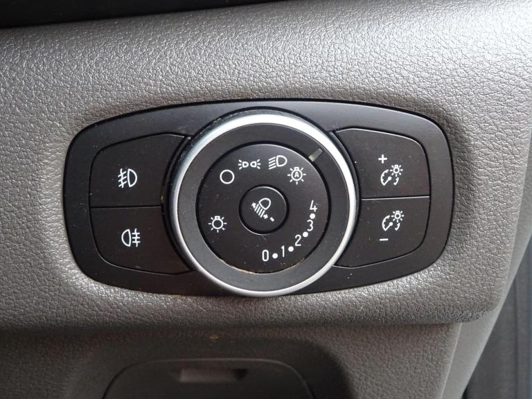 2021 Ford Transit Custom 2.0 320 EcoBlue Trend Kombi L2 H1 Euro 6 (s/s) 5dr MPV Diesel Manual