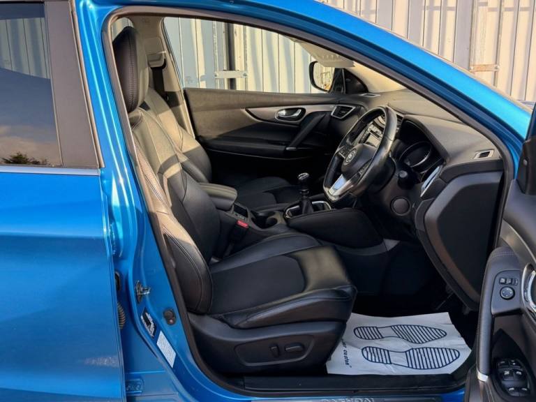 2017 67 NISSAN QASHQAI 1.6 DCI TEKNA SUV 5DR DIESEL MANUAL 4WD EURO 6 (S/S) (130