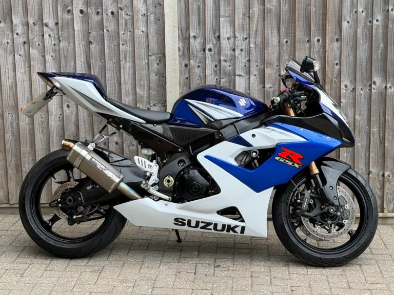 SUZUKI GSXR 1000 K5 2005 (05) SUPER SPORT + 15,800 MILES + LAST OWNER HAD 14 YRS