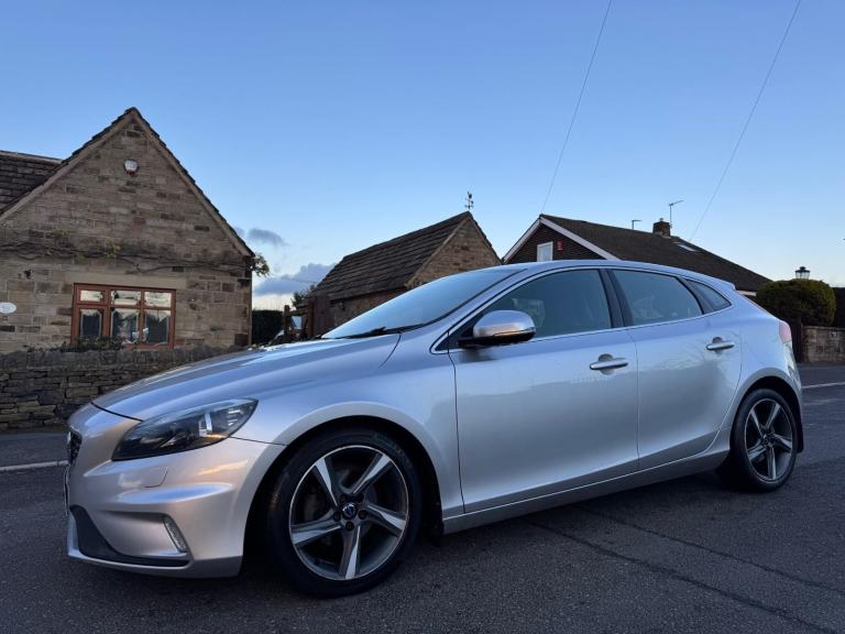 2013 Volvo V40 2013 VOLVO V40 1.6 D2 R DESIGN 5dr HATCHBACK Diesel Manual
