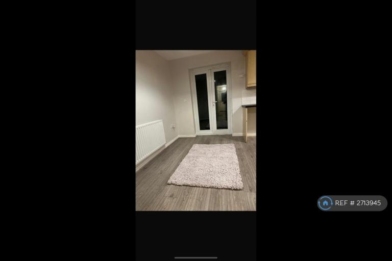 4 bedroom house in Park Close, Preston, PR2 (4 bed) (#2713945)