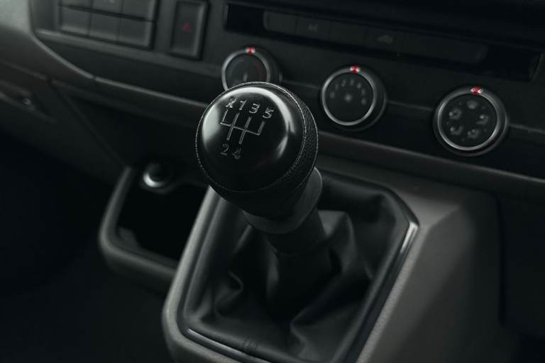 2024 Volkswagen Transporter 2.0 TDI 110 Highline Van Van Manual
