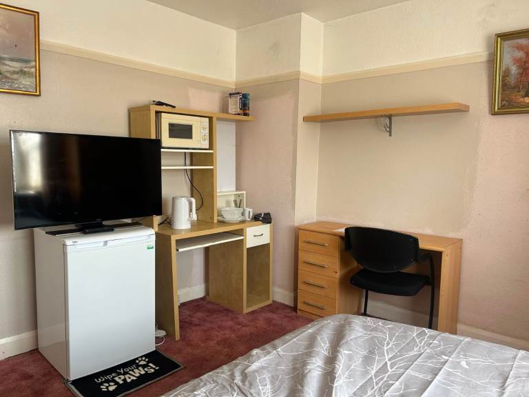 Nice big room for single person