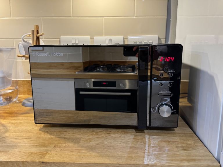 image for Russell Hobbs Microwave - RHM2076B 20 Litre 800 W