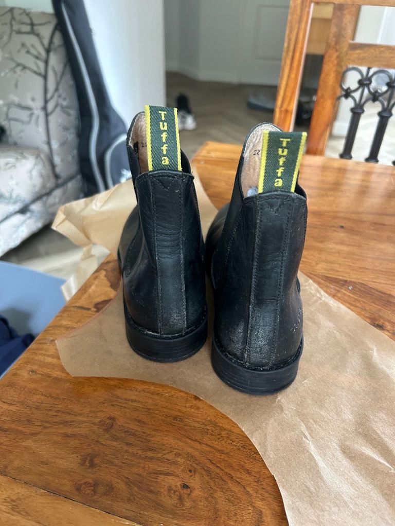 Tuffa Black Leather Riding/Chelsea Boots – Good Condition