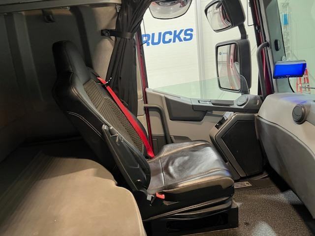 Renault T520 High 6x2 Midlift Tractor Unit