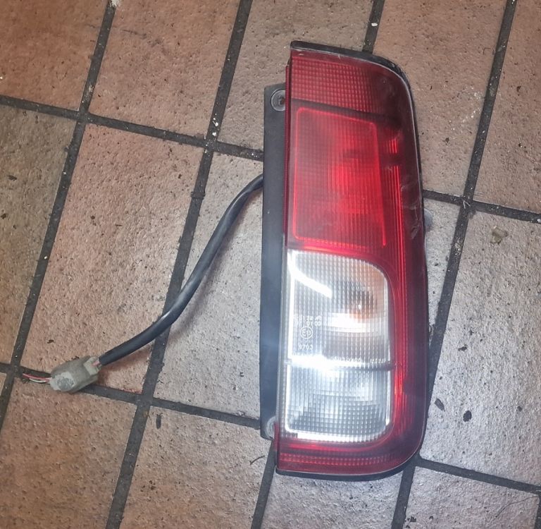 Suzuki Ignis Right Side Rear Light 2004