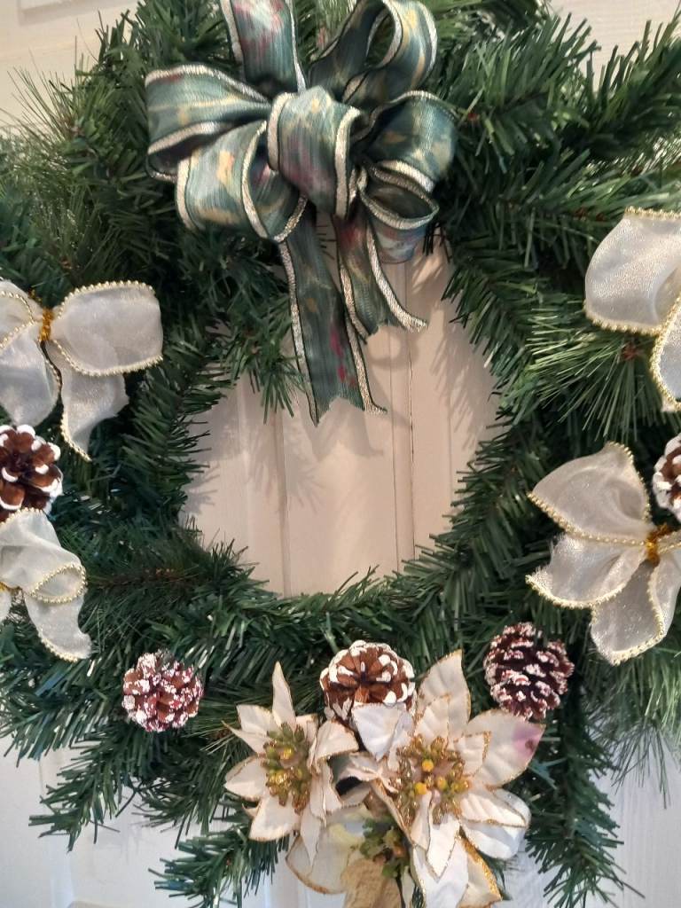 LARGE CHRISTMAS DOOR WREATH 