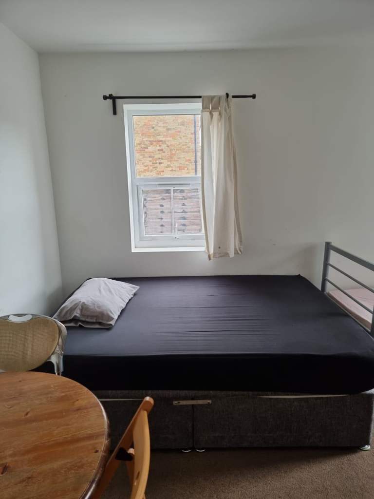 En-suit Room Available, Wembley