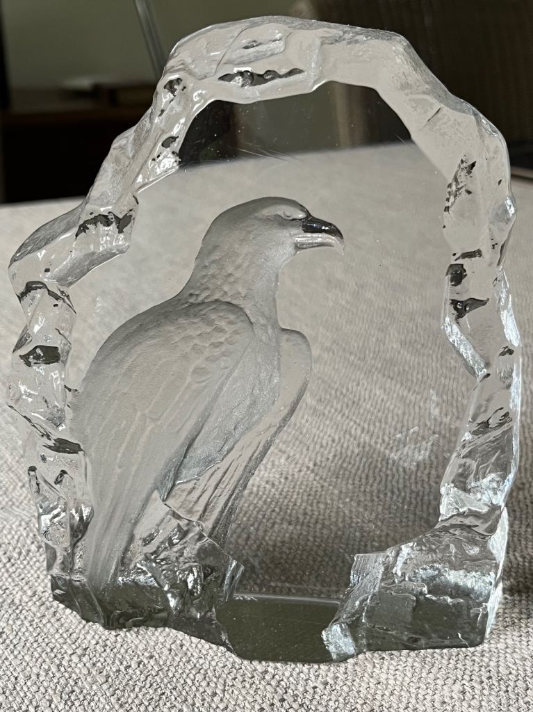 Mats Jonasson Signed Lead Crystal Eagle Sculpture – Heavy Swedish Art Glass 16.5 x 14.5 cm