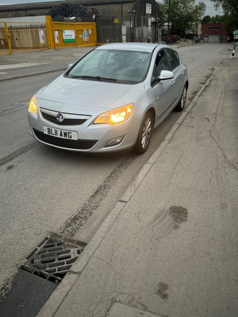 Vauxhall, ASTRA, Hatchback, 2011, Manual, 1598 (cc), 5 doors
