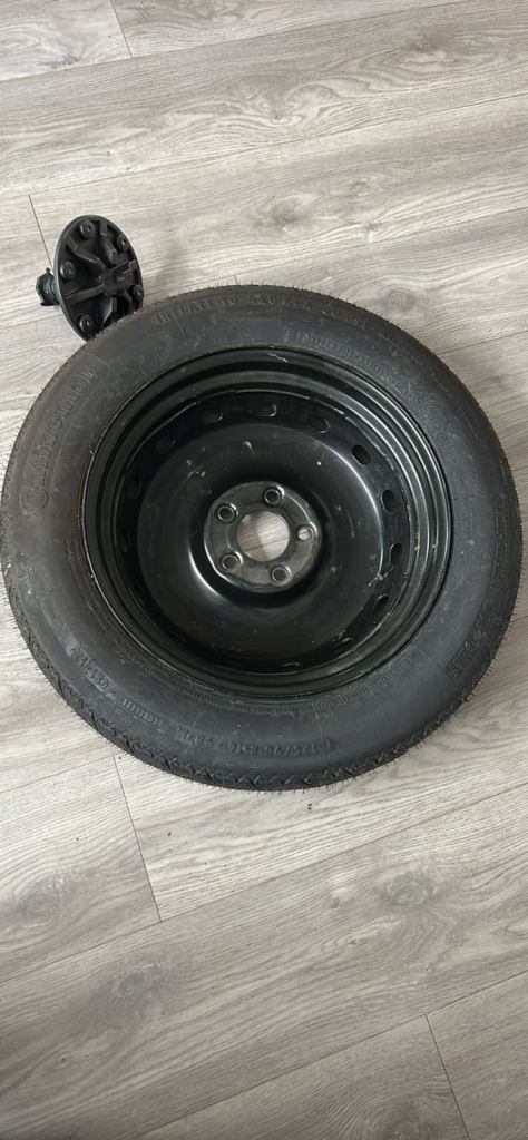 16” spare wheel and tyre for a Mercedes B Class with 17” road wheels 