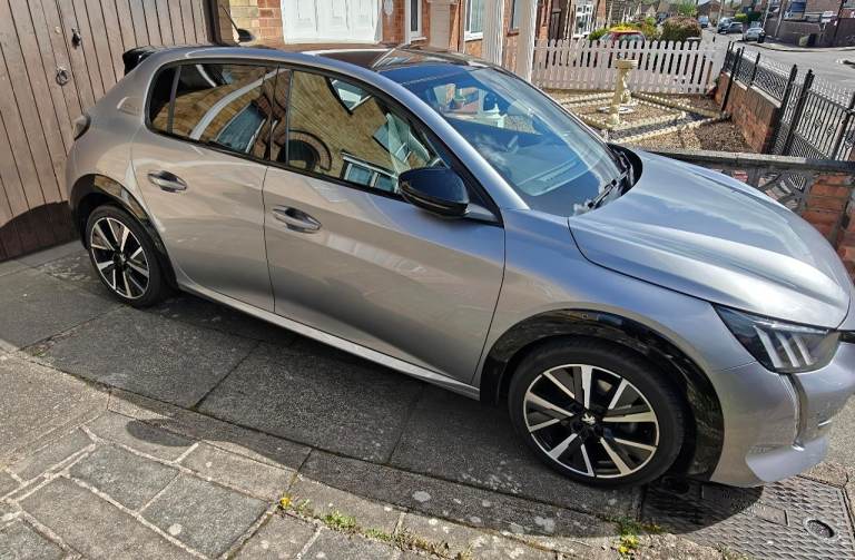 Peugeot 208 GT 2020 – TOP SPEC 130hp – ONLY 20,000 Miles – New Tyres – Buy and Drive!