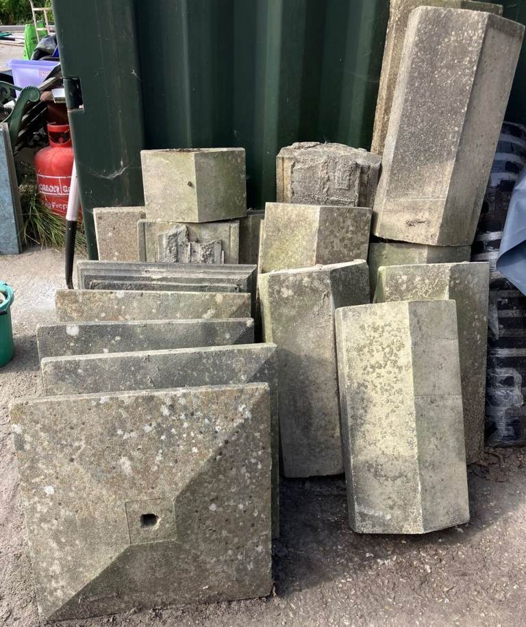 Pier stones x 5 -coping stones x 10 plus 4 odd bits-used- £230 the lot