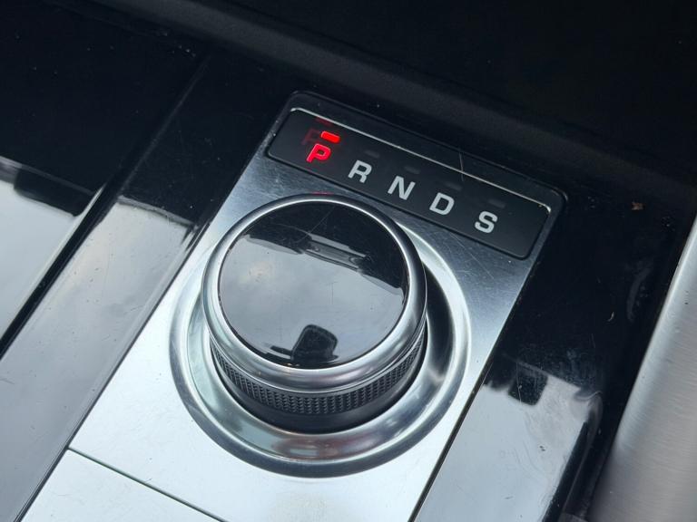 2017 Land Rover Discovery 3.0 TDV6 HSE Automatic 4WD Euro 6 5dr SUV Diesel Automatic