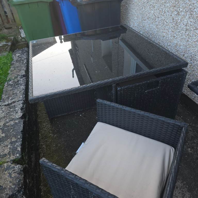 Garden furniture **GONE PENDING COLLECTION **