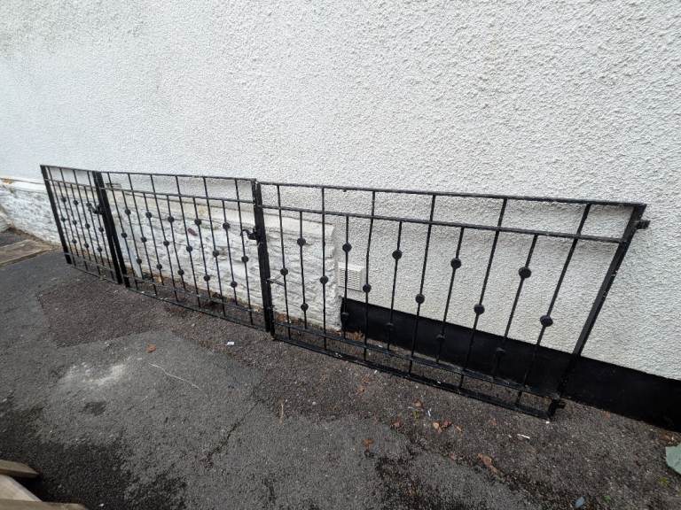 Complete Matching Vintage Steel Driveway & Side Gate Set (With Iron Posts)